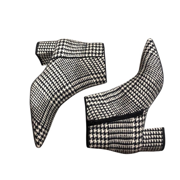 ANN TAYLOR Gingham booties - Picture 3 of 4